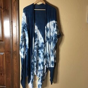 Gentle Fawn Blue and White Tie-Dye Wrap